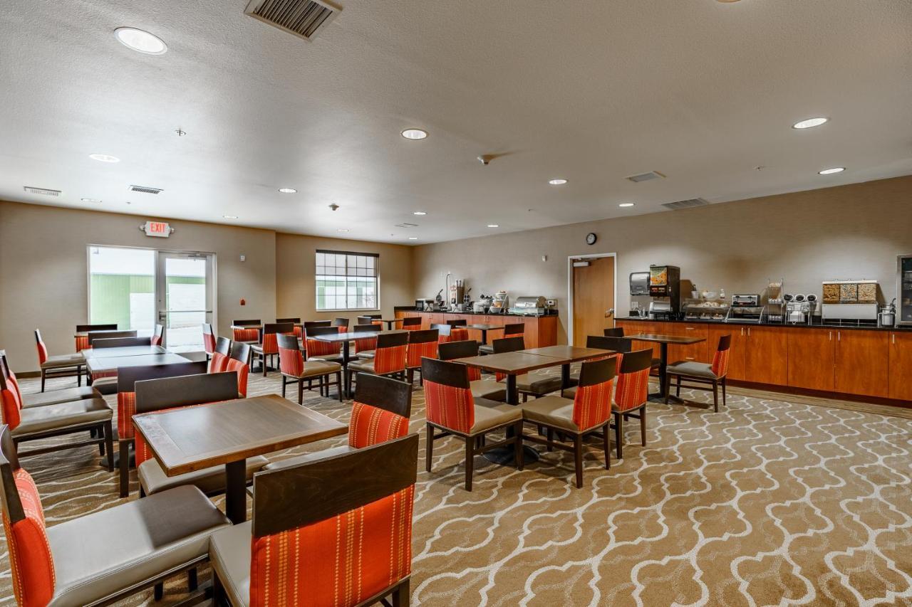 Cobblestone Suites - Ripon Exterior photo